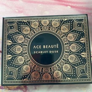 Ace Beaute Scarlet Dusk Pallete